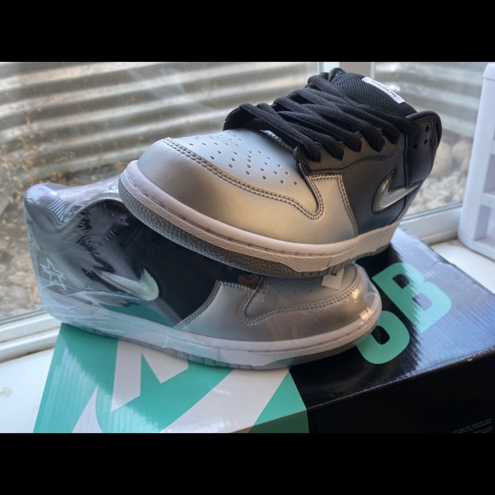Supreme SB Dunk Low Metallic Silver-Black
